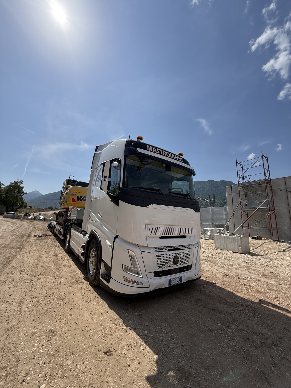 Camion Costruzioni Generali in cantiere